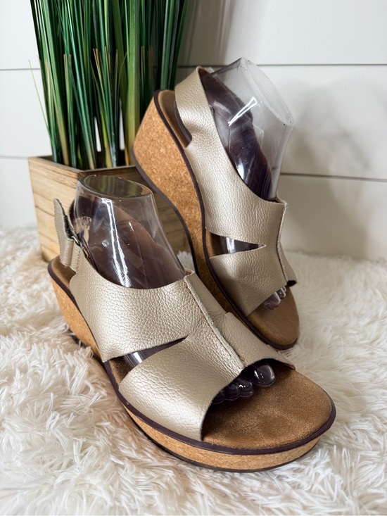 Clarks Shoes - Clarks Collection Metallic Leather Cutout Slingback Cork Wedges Gold Size 10M